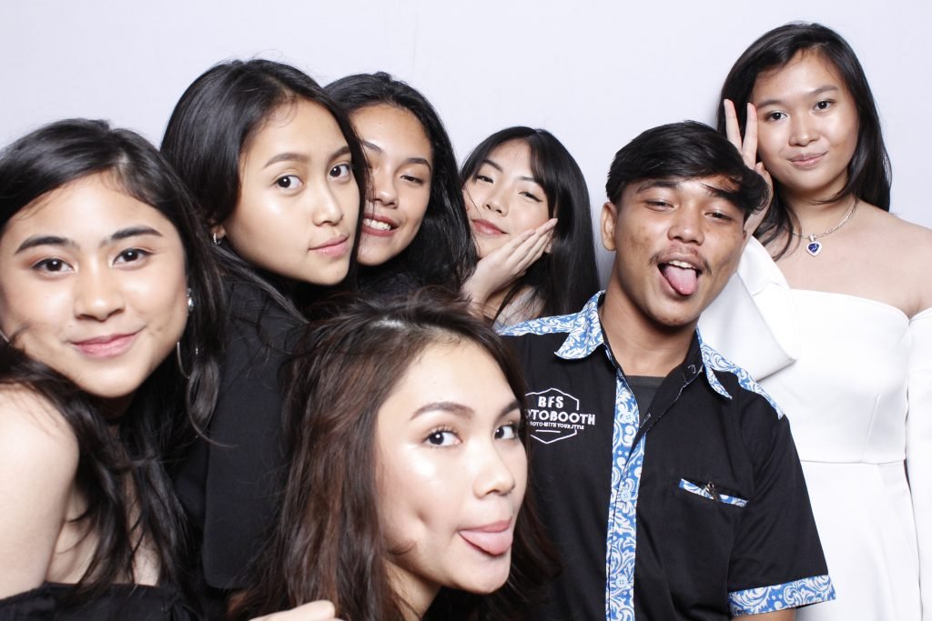 Photobooth Birthday Nauli Sweetseventeen e1536734974951