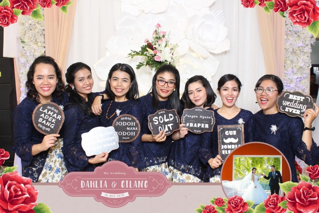 Photobooth Jakarta Wedding Dahlia Gilang e1536722849522