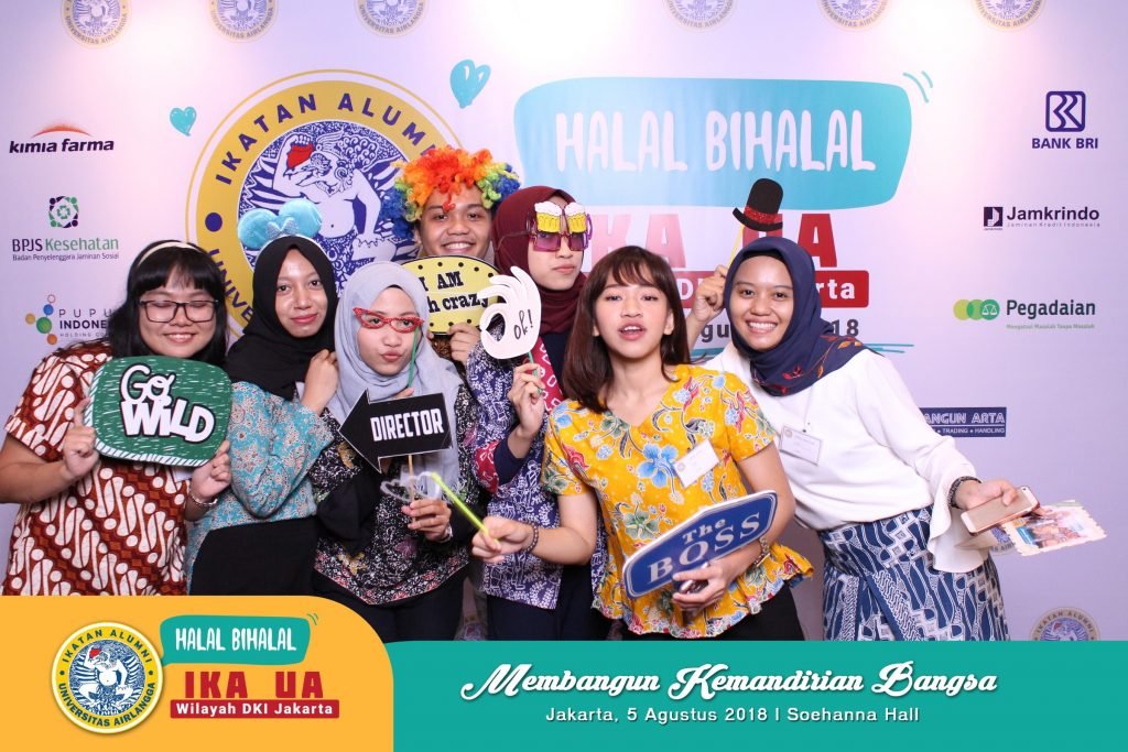 photobooth id IKA UA Halal bihalal e1536638922410