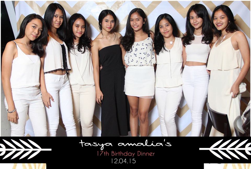 Photobooth Jakarta Tasya Amalaias Birthday Sweet Seventeen Dinner