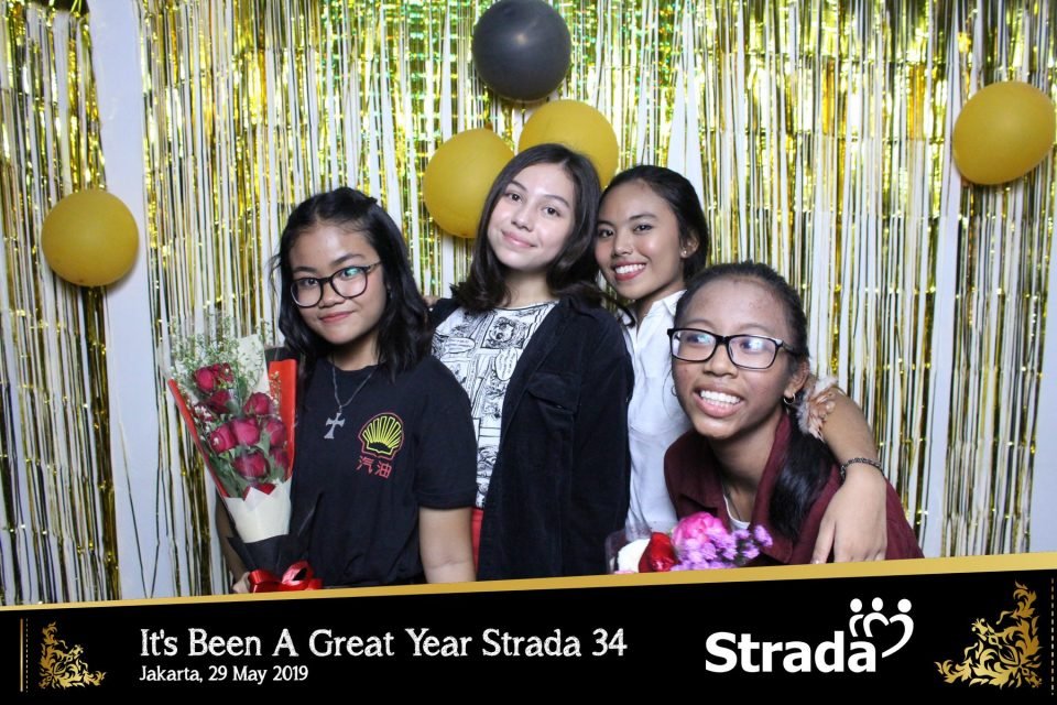 Photobooth Jakart Its Been A Great Year Strada 34 e1559210701425