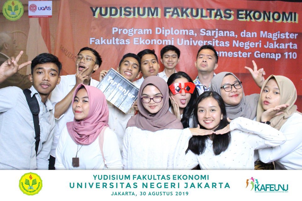 Photobooth Jakarta Yudisium Fakulitas Ekonomi UNJ Universitas Negri Jakarta