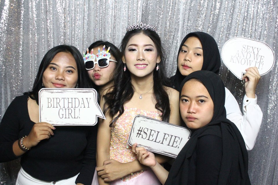 Photo Booth Jakarta Ayu Azzahra Birthday Sweet Seventeen Party Jhons Pardede International Hotel